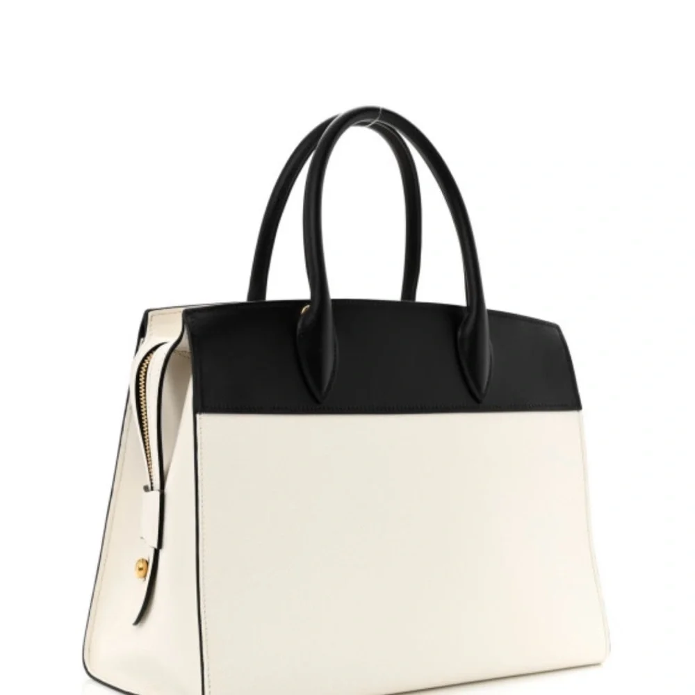 Prada handbag - Picture 3 of 16